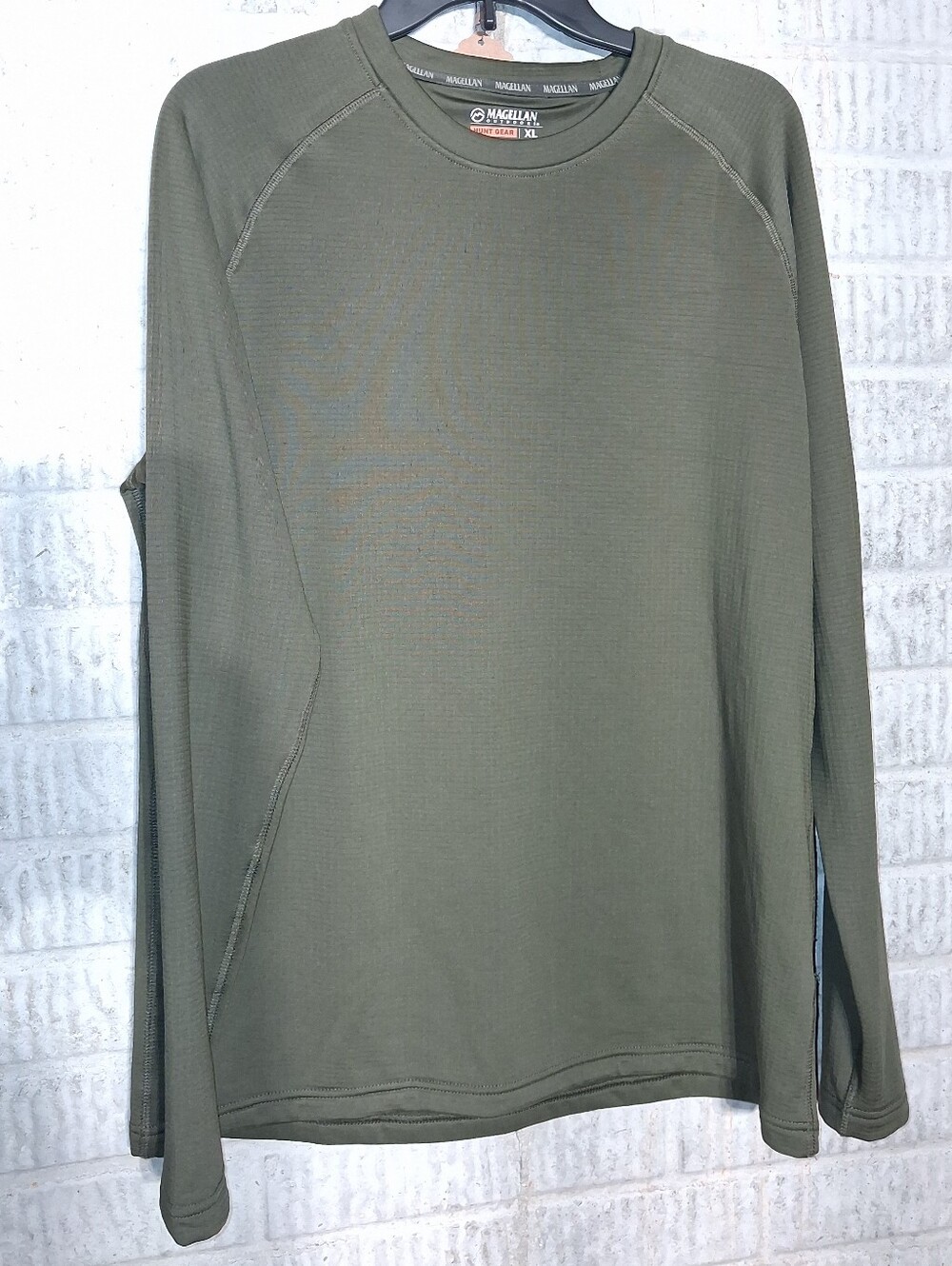 Magellan Outdoors Olive Green Long Sleeve Thermal Top In A Mens XL. EUC